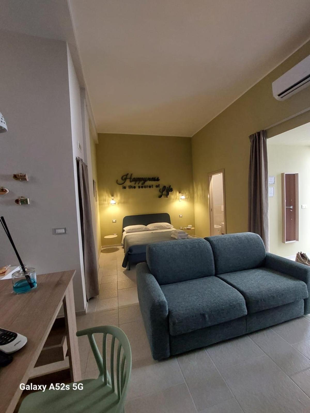 Happynesshouse_Locazione Turistica Apartment Trani Exterior photo